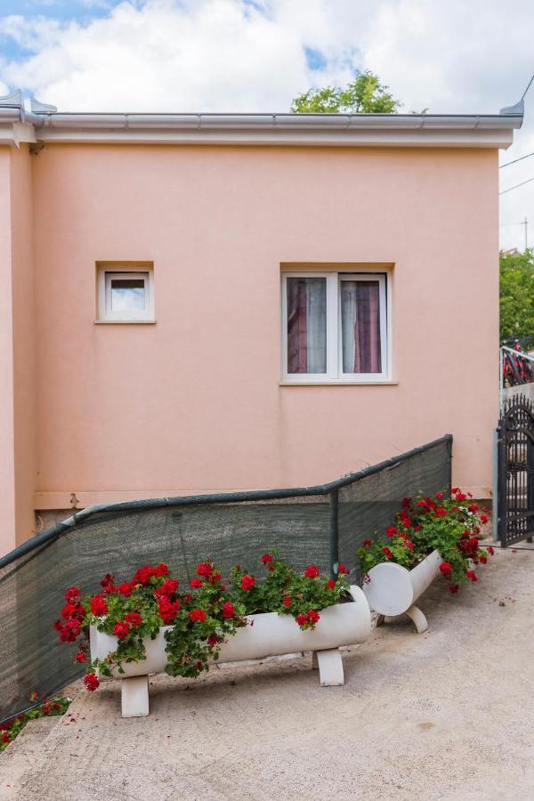 Rooms And Apartments Budisa Vrlika Exteriér fotografie