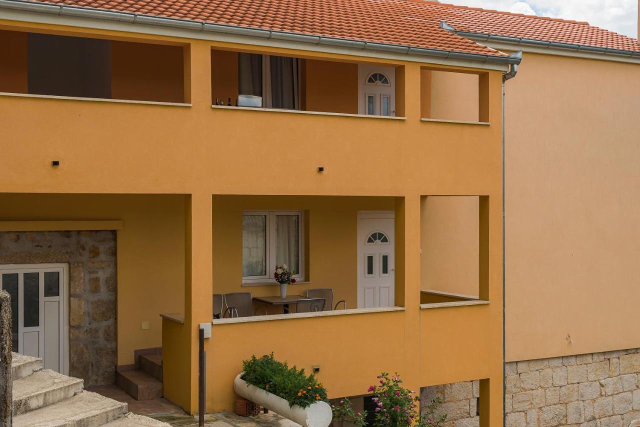Rooms And Apartments Budisa Vrlika Exteriér fotografie